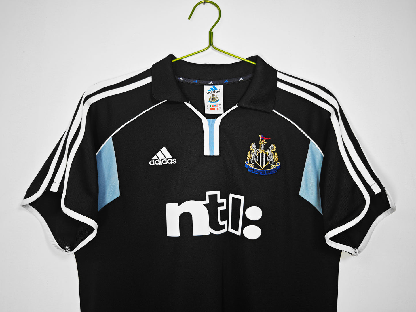 2000/01 Newcastle away Shirt