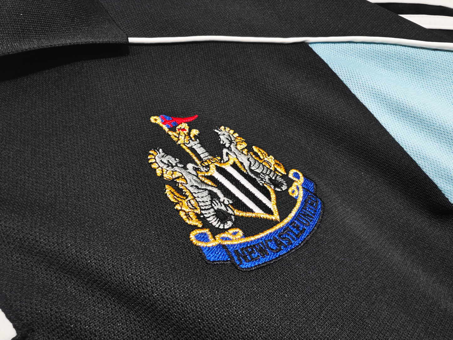 2000/01 Newcastle away Shirt