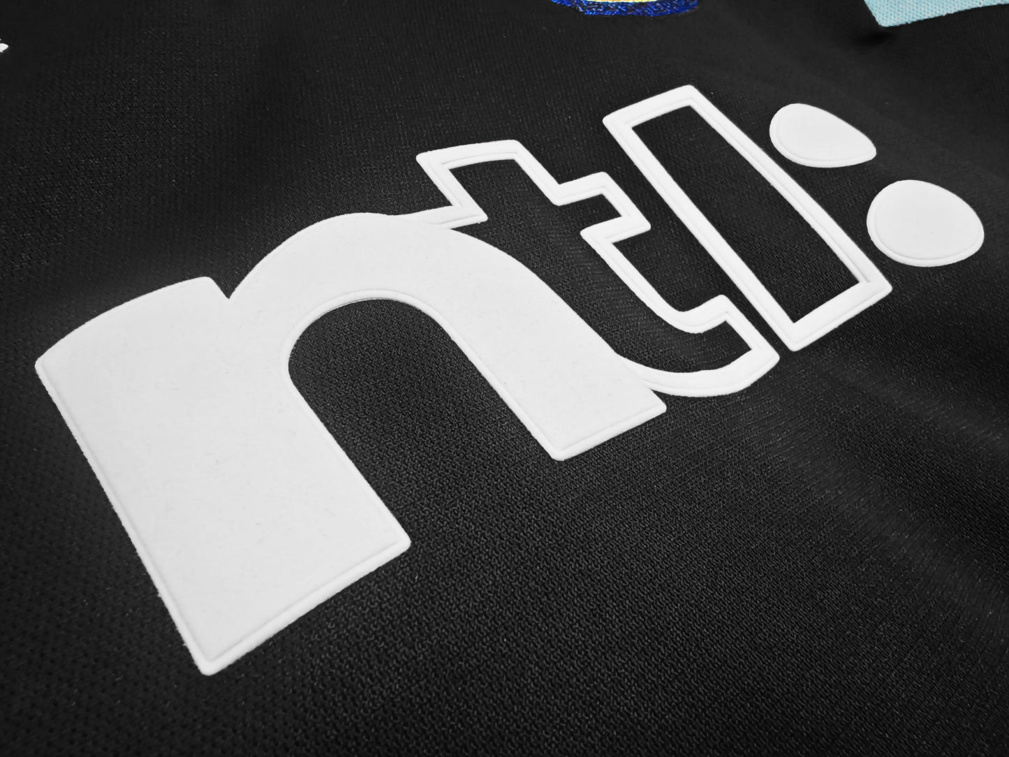 2000/01 Newcastle away Shirt