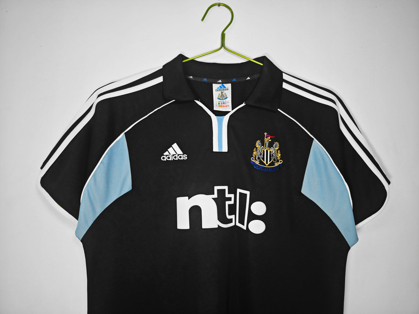2000/01 Newcastle away Shirt